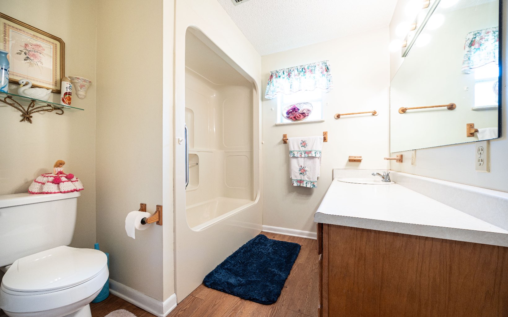 112 NE Rowan Rd