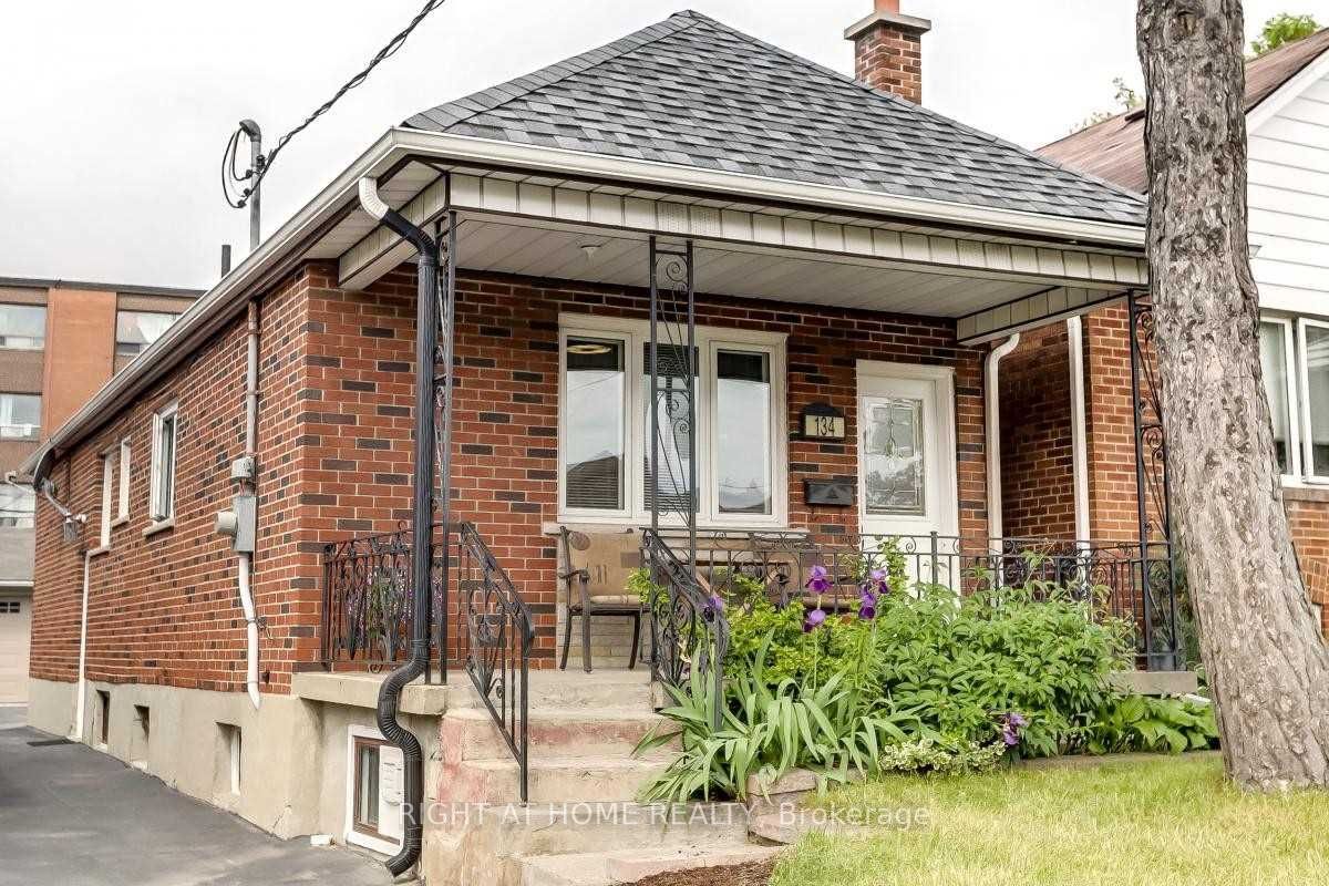 134 Locksley Ave