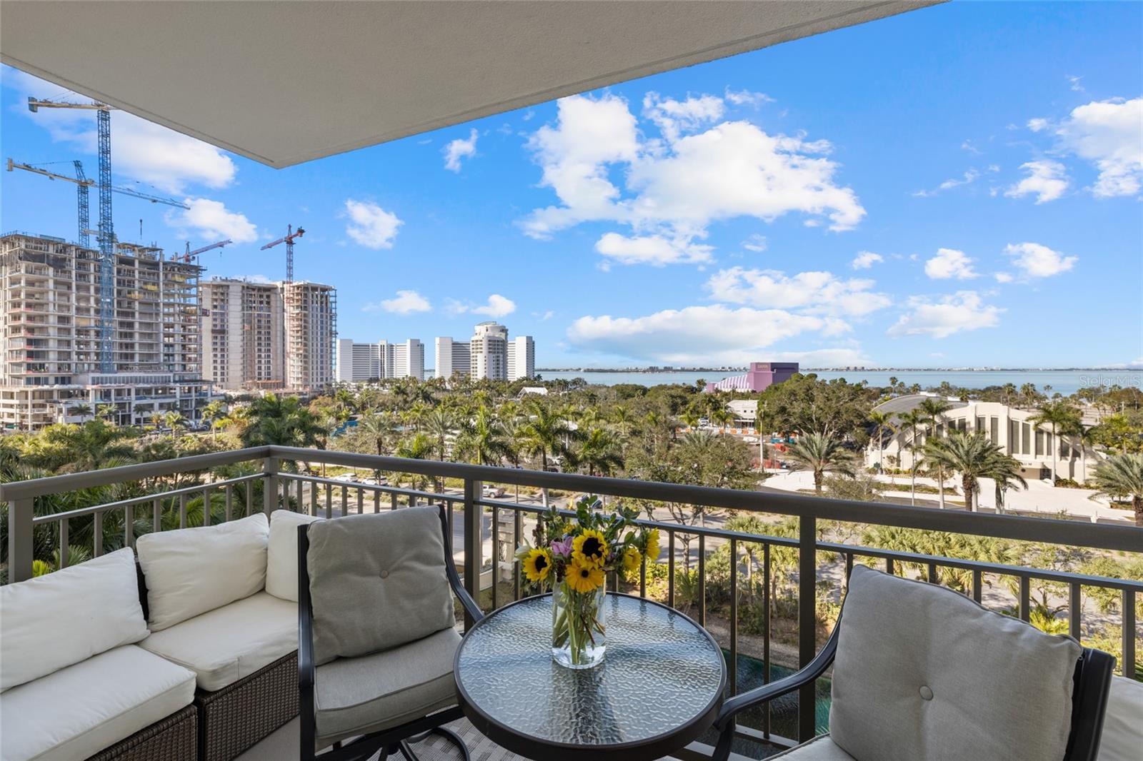 800 N Tamiami Trail 611