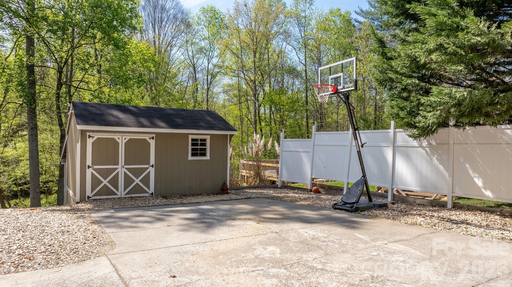 104 Buck Shoals Circle