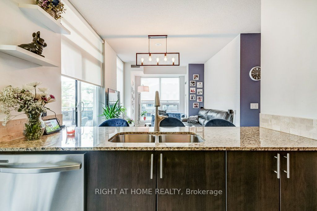 520 W Steeles Ave 212