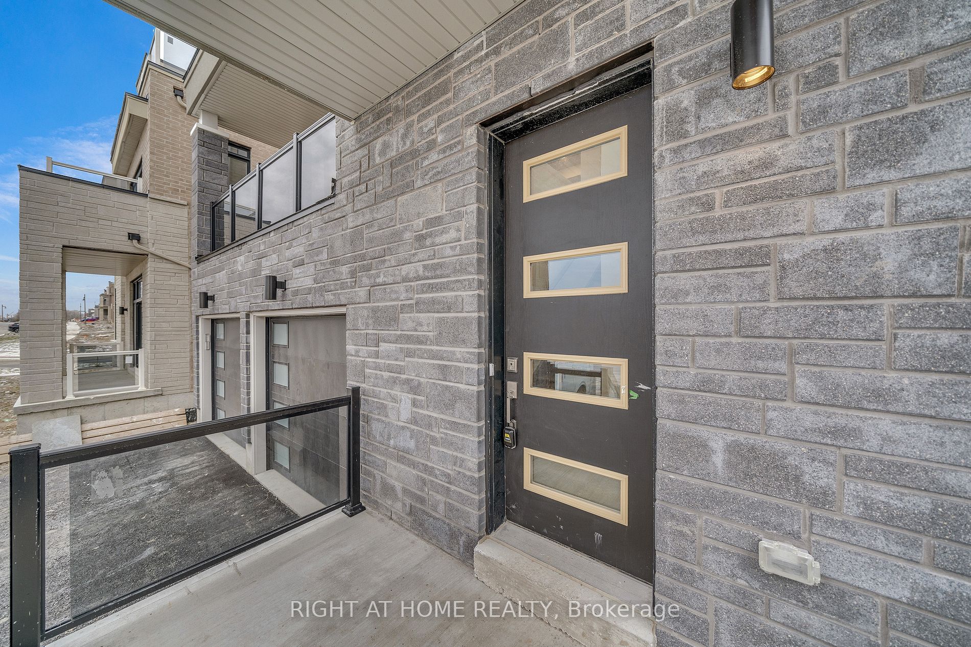 275 Port Darlington Rd