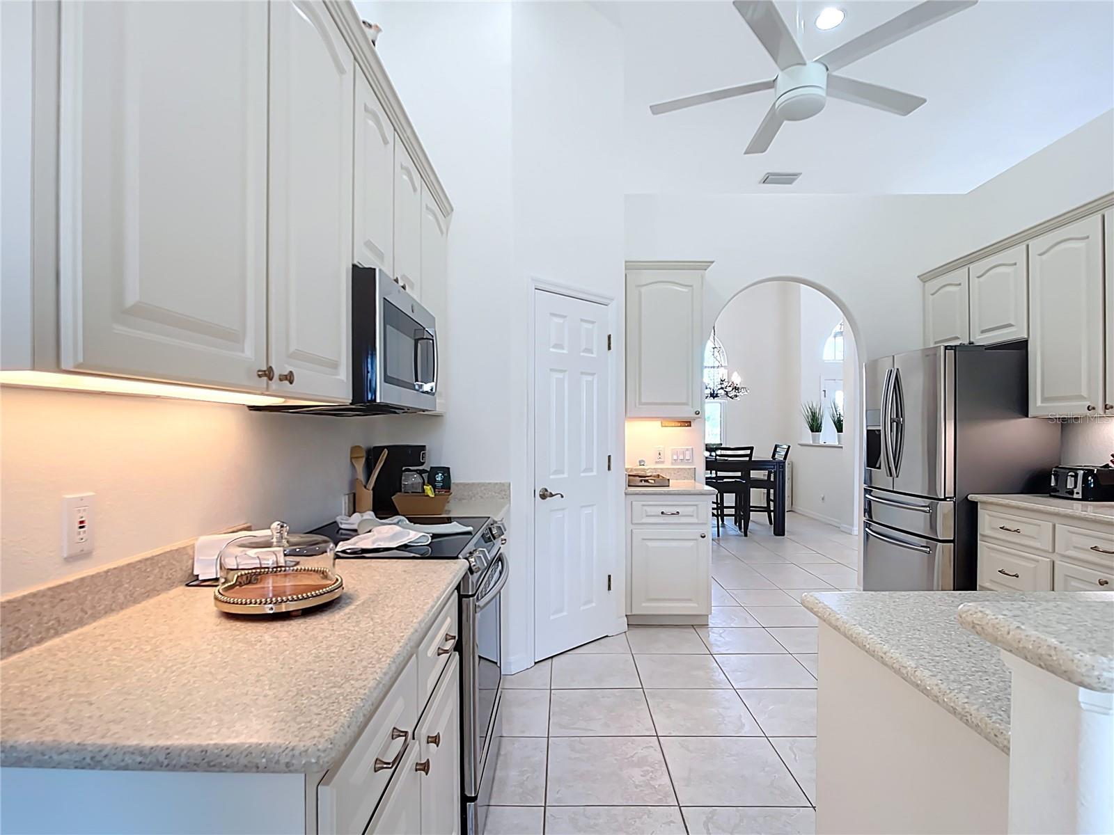 613 Boundary Boulevard