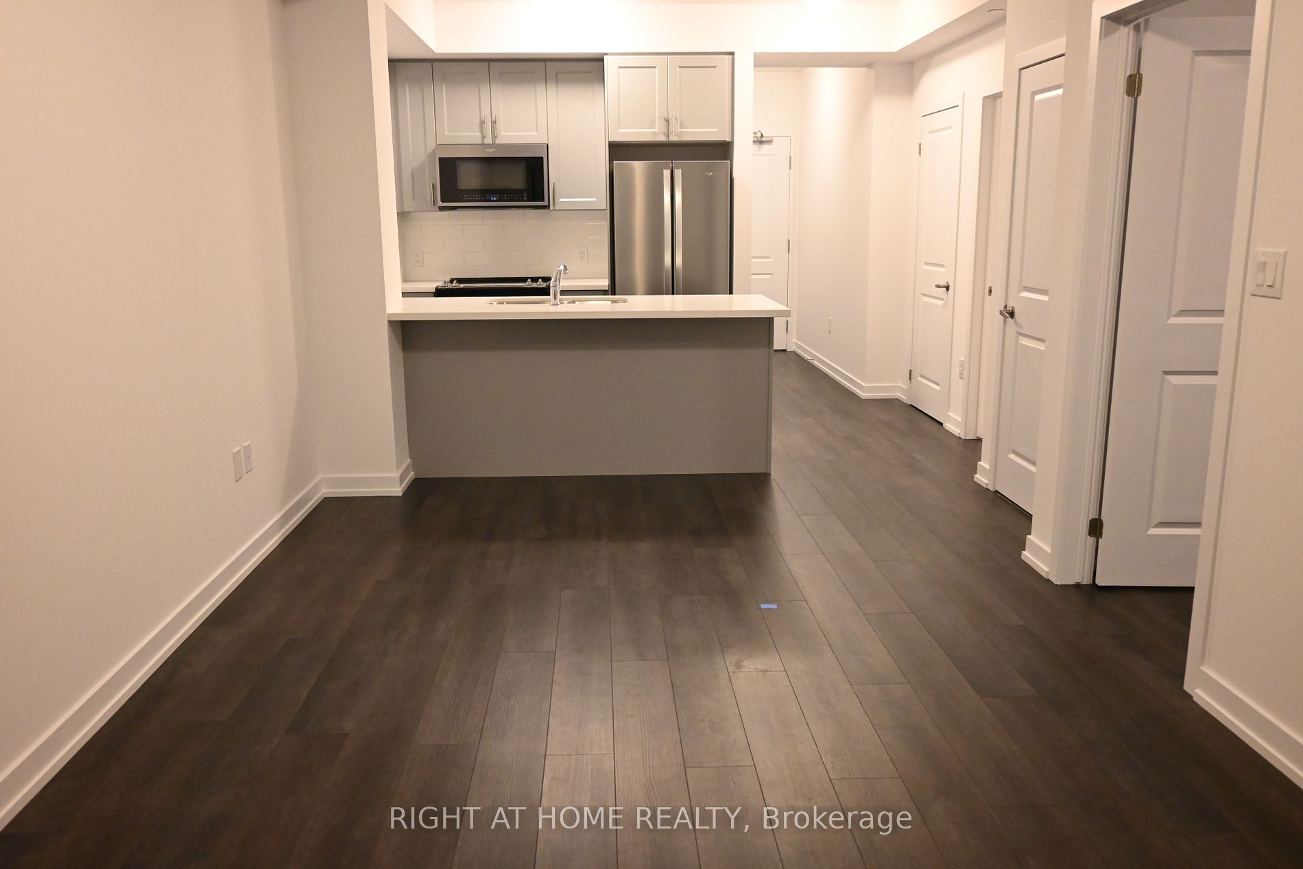 460 E Dundas St 1106