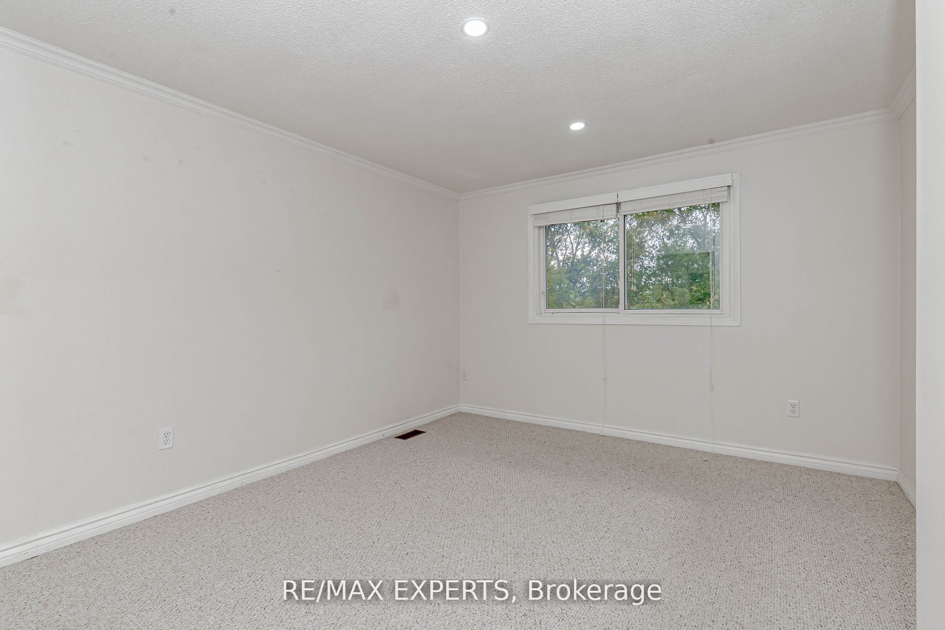 34 Bow Valley Dr 9