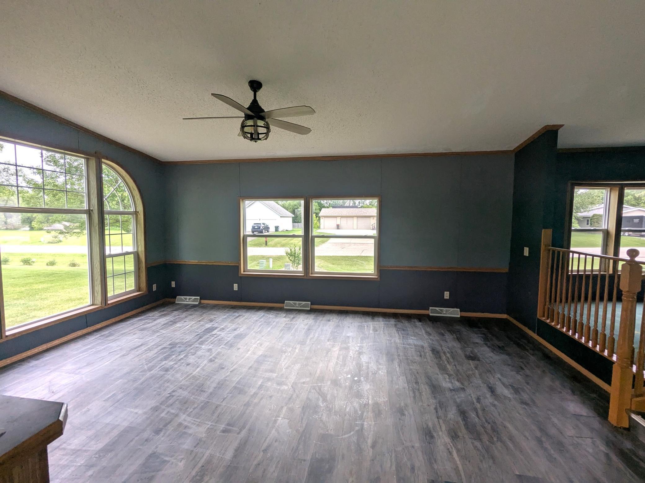 204 6th Street W