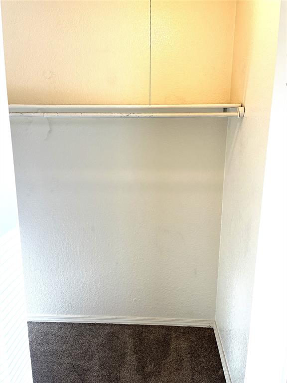 A 2 Bedroom, 1 Bathroom apartment with approx. 850 Sq. Ft. 1 Bedroom is upstairs, loft style setting, while the other bedroom and bathroom are downstairs.Features include ceramic tile in the kitchen and bathroom areas, ceiling fans, walk-in closets, range, refrigerator, dishwasher, garbage disposal, and washer and dyer.Tenant pays Electric(OEC), Gas, and Water.Listing broker is an owner of this property with real estate with license #071687***Accepts Norman Housing.***Pets Welcome (2 PET LIMIT):1 Pet - $300 Deposit + $25/mo Pet Rent2 Pet - $400 Deposit + $40/mo Pet Rent