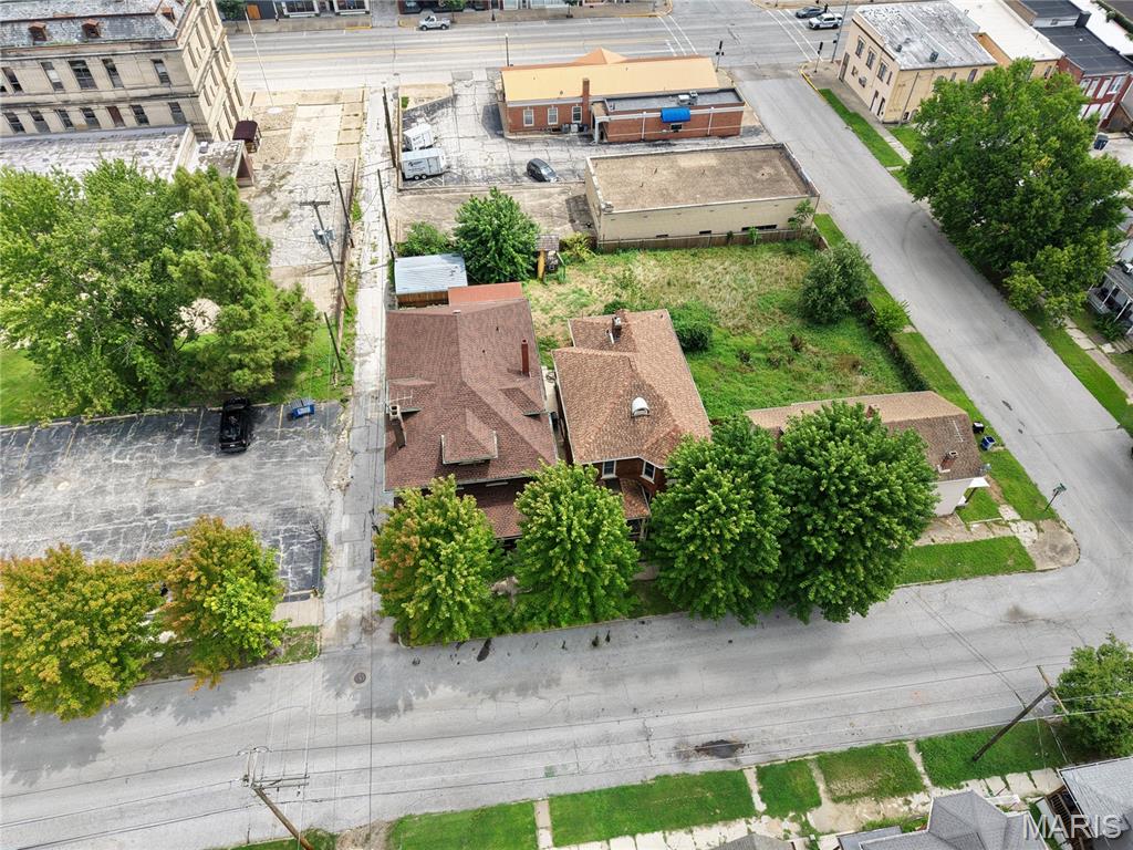 615 Center Street