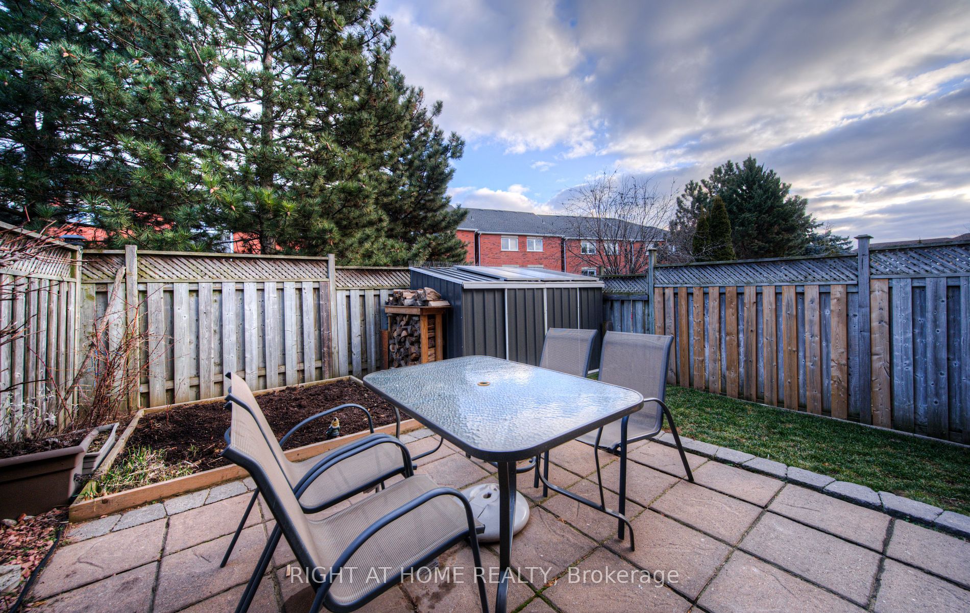 5126 Porter St