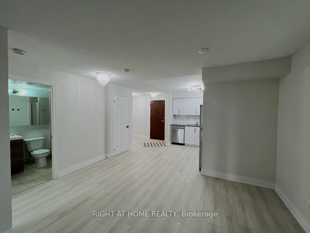 310 W Burnhamthorpe Rd 1401