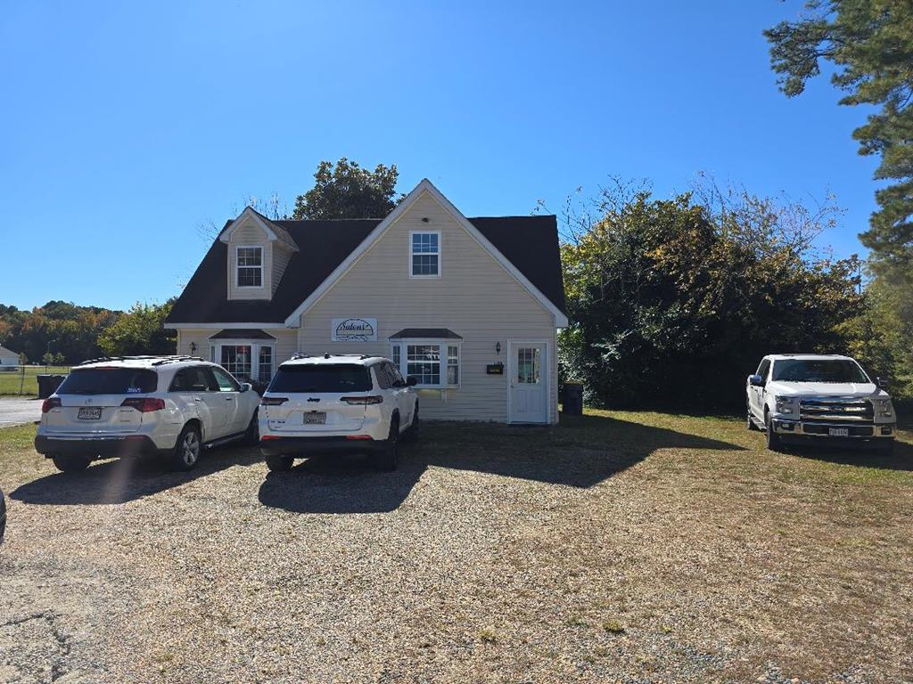 Established Salon on lease in approximately a 1,500 sq' building on the first floor and a 1 bedroom apartment on the 2nd. Well maintained with heat and air and plenty of parking in the town center of Onancock.