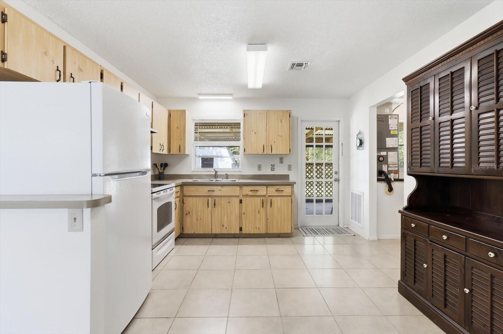 3850 S Flamingo Terrace