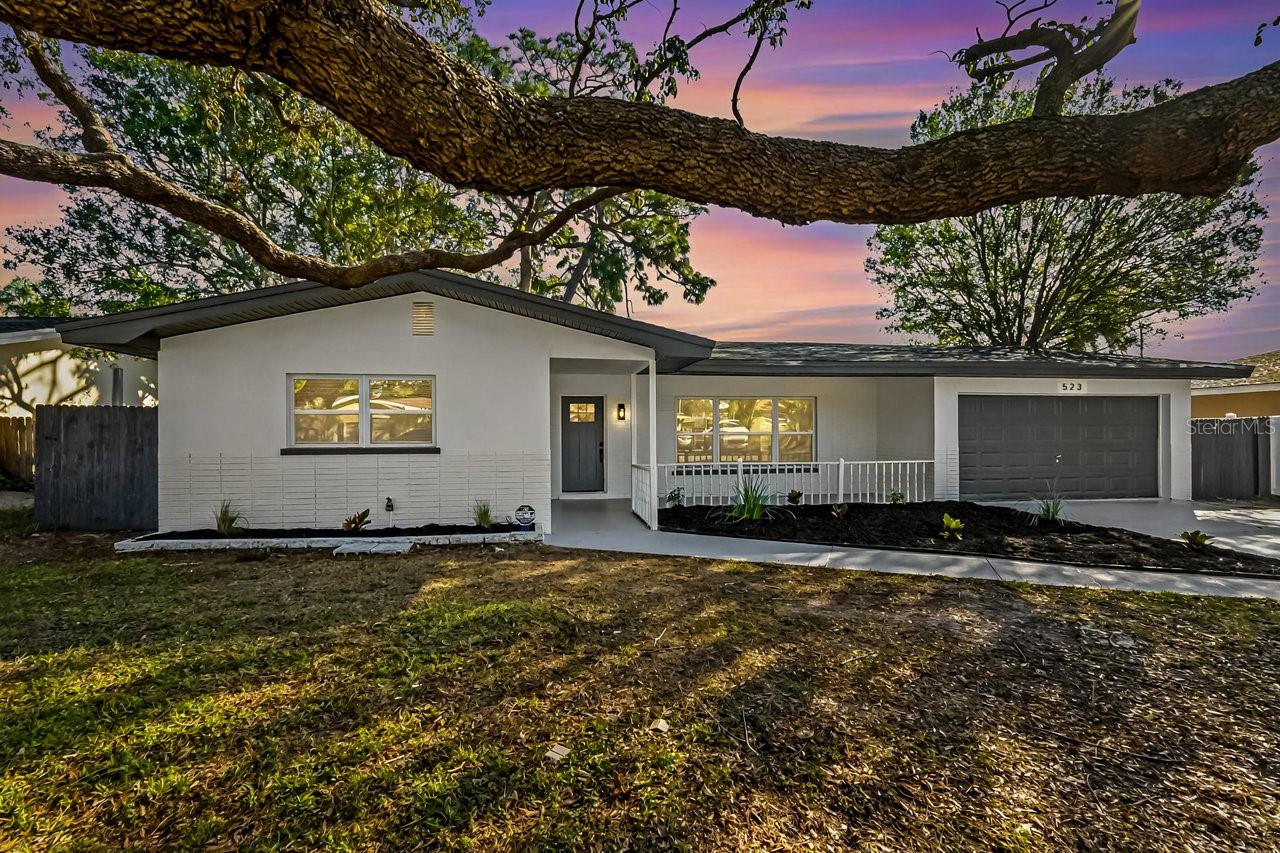 523 Deville Drive E