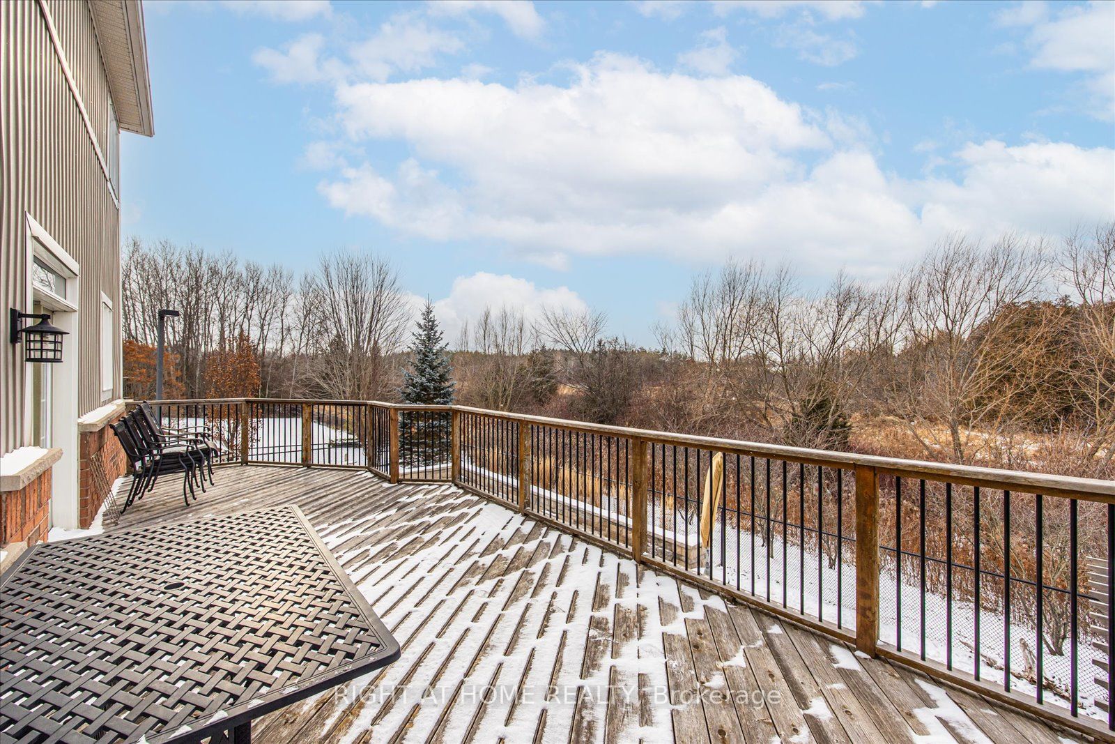 110 Roseborough Dr