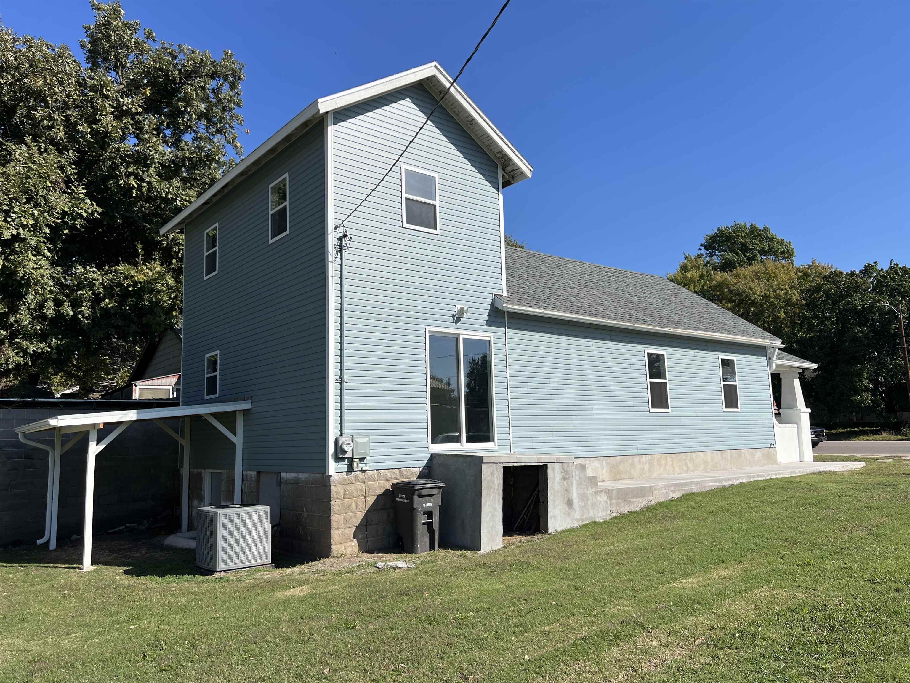 829 S Summit