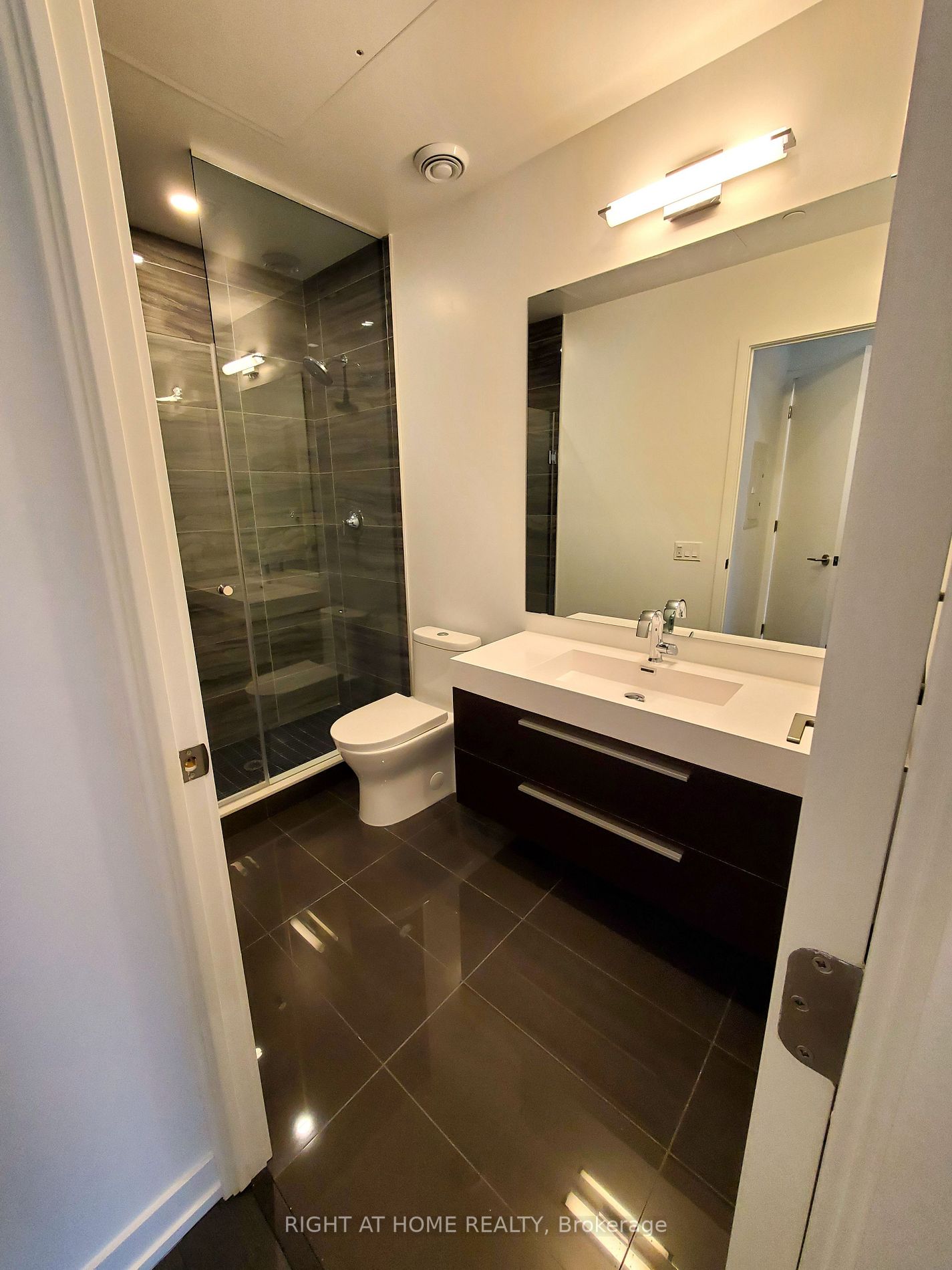 39 Roehampton Ave 3009