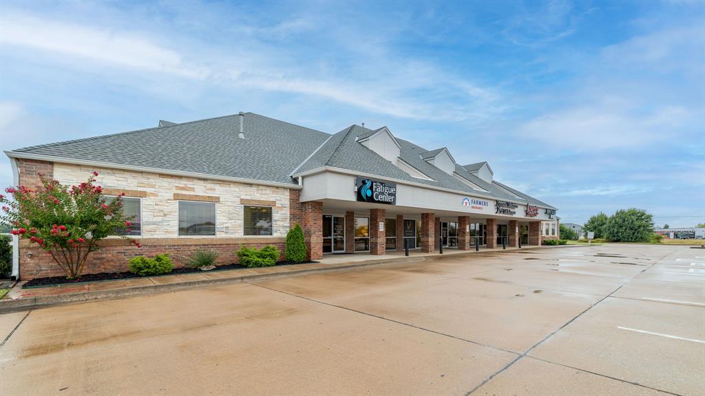 For Lease, flexible office space in one of Edmond’s most desirable and highly populated area. This 2200sq. ft. suite features 5 private offices/rooms, a reception area, waiting area, and a break room with kitchenette. The bathroom is located in a shared common area. The common area has storage, stairway and elevator access to the 2nd floor. The property offers plenty of  convenient parking, professional landscaping, and a clean, modern look, creating a welcoming environment for clients and staff alike. This versatile space is a blank canvas, ready to be customized to fit your business needs.
Located near downtown Edmond with easy access to the Turnpike and Broadway Extension, this office is surrounded by shopping, dining, banks, and other amenities. Perfect for a law office, medical or clinic use, or any professional business.

Schedule a showing today and bring your vision to life in this prime Edmond location!