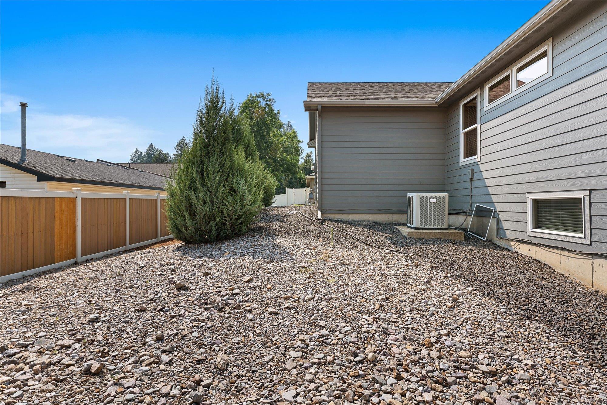 17012 N Eagle Nest Ln