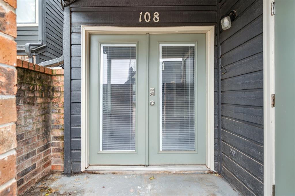 Beautifully remodeled 1-bedroom, 1-bathroom condo featuring a spacious open living area, and a sleek contemporary designed kitchen and appliances. The spacious bedroom offers a large walk in closet and spa like bathroom. Enjoy morning coffee or evening relaxation on the covered front porch overlooking the pool area. This condo is a lower level condo which provides easy entrance for all. It sits right next to the beautiful pool area. This perfect blend of comfort, style and convenience is move in ready and ideally located. Summit condos is gated and is a very reputable condo community. Come be part of it!