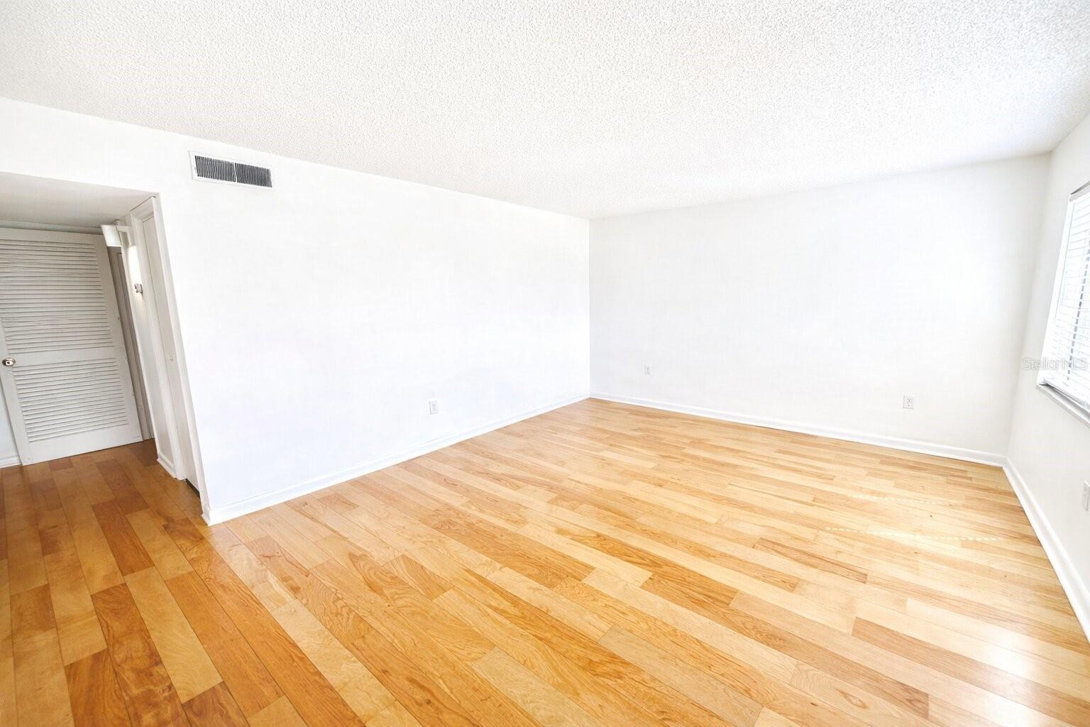 2505 N Alafaya Trail 8
