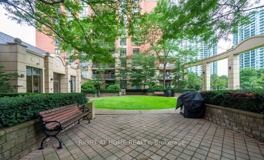 55 Harrison Garden Blvd 703