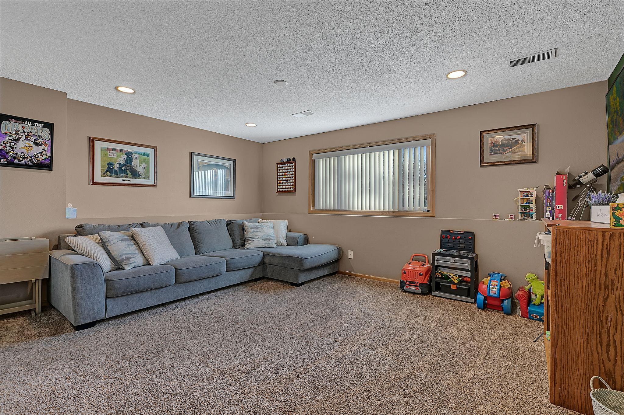 1083 Lawrence Circle