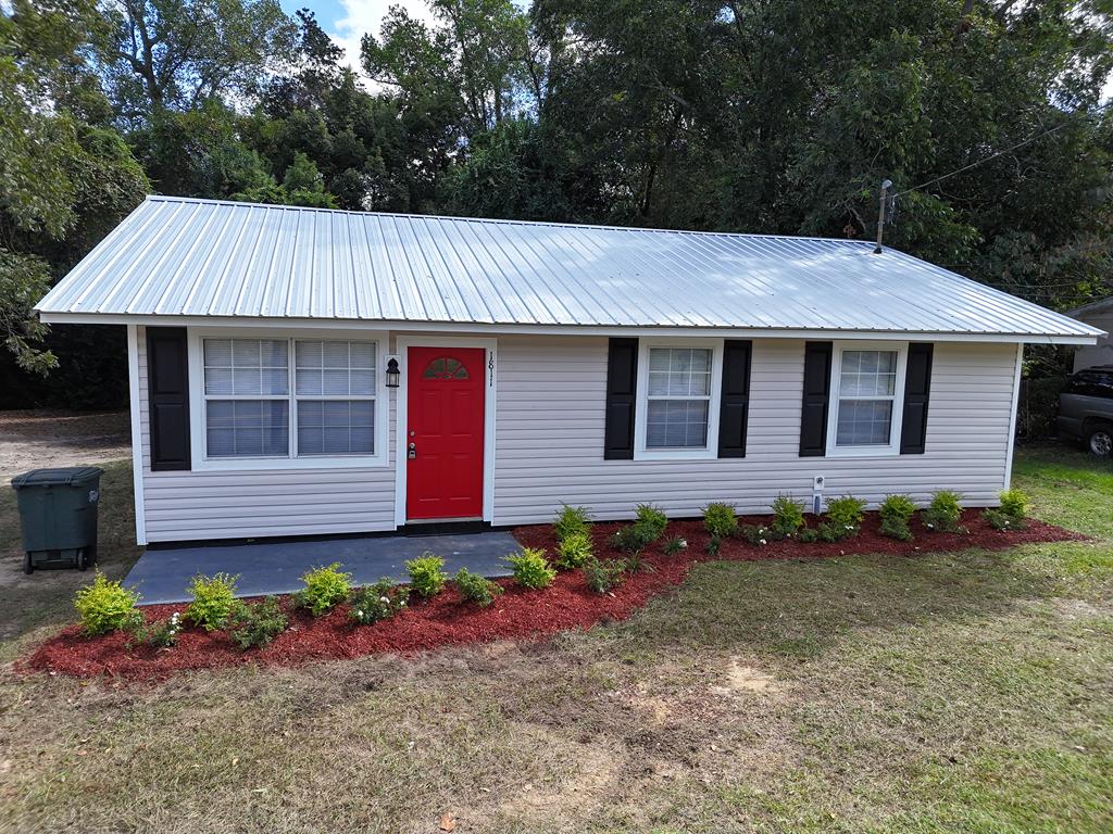Great home for the first time buyer, growing family or investor!!!  Renovated inside and out, this home is move in ready!!!.   Walls, floors and cabinetry like new.   New roof and appliances.  Add to that a new privacy fence will be installed in the very near future, its a great deal!!!