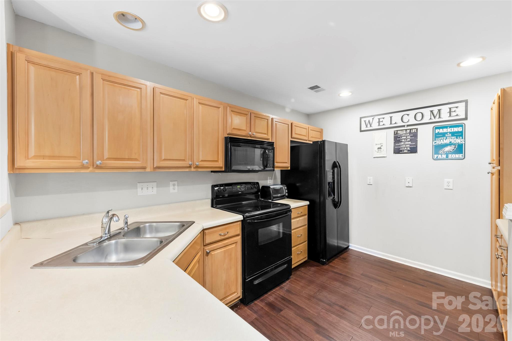 8144 Christmas Court