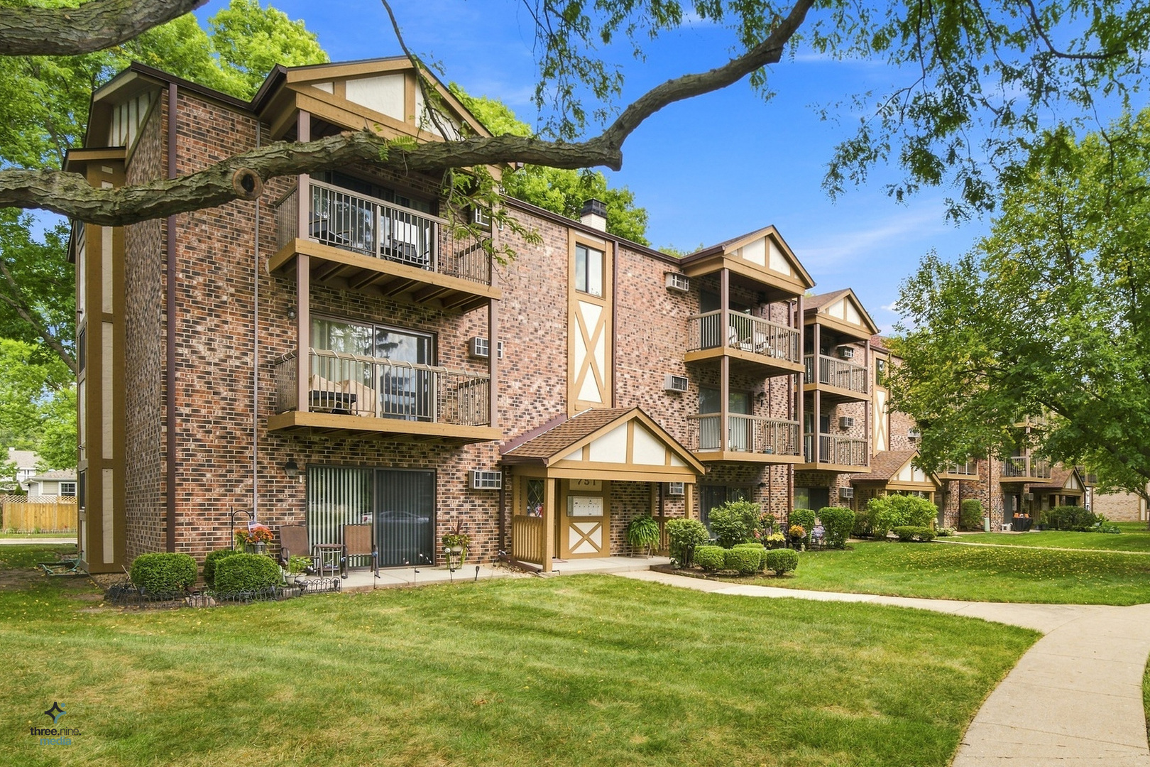 Beautifully updated 2-bedroom, 1-bathroom condo in a desirable Arlington Heights location! Completely remodeled and move-in ready, this home features a wonderful open layout connecting the living room, dining area, and kitchen. The beautifully updated kitchen offers white shaker cabinets, quartz countertops, newer appliances, and a stylish island perfect for everyday living and entertaining. The spacious living room features a cozy gas fireplace, while fresh paint and recessed lighting throughout create a bright and inviting atmosphere. Both bedrooms are generously sized and offer plenty of closet space. The beautifully designed bathroom features modern finishes and thoughtful updates. Additional updates include newer windows and sliding doors (2019) and two wall A/C units (2019). Two parking spaces add convenience. Rentals are allowed, making this a fantastic opportunity for both owner-occupants and investors. Move in, enjoy, or rent it out-this condo offers excellent flexibility and value! Additional storage on the 3rd floor.