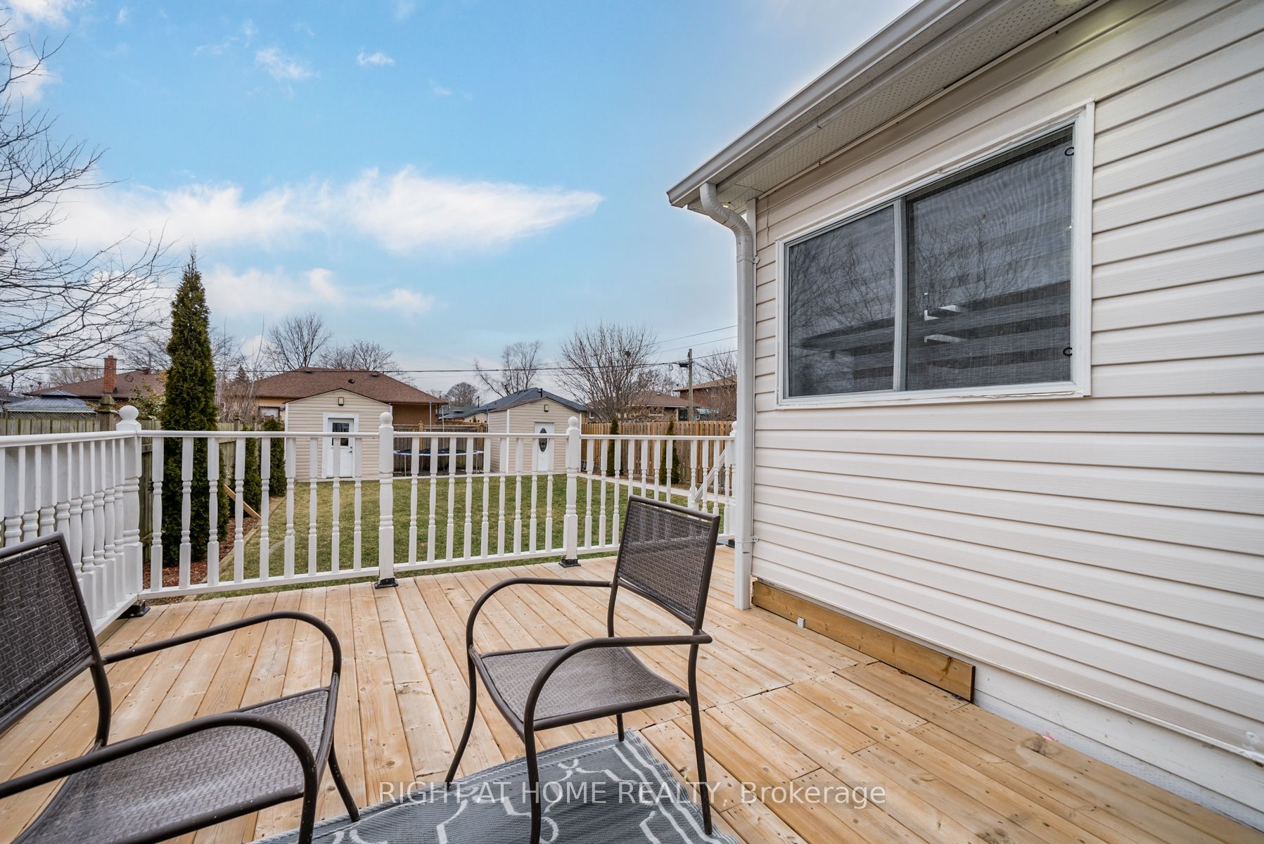 124 Guelph St