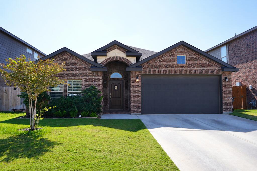 THIS HOME OFFERS A SPACIOUS, OPEN LAYOUT WITH A LARGE KITCHEN FEATURING GRANITE COUNTERTOPS, AMPLE CABINET SPACE, AND A CENTER ISLAND. ENJOY A COMFORTABLE LIVING AREA WITH A COZY FIREPLACE, A DINING AREA FILLED WITH NATURAL LIGHT, AND A PRIMARY SUITE WITH A GENEROUS BATH. NEWER FLOORING THROUGHOUT. NEW ROOF INSTALLED 10/5/26. OUTSIDE, YOU'LL FIND A COVERED PATIO AND PLENTY OF BACKYARD SPACE FOR RELAXING OR ENTERTAINING. A GREAT HOME WITH ROOM TO ENJOY INSIDE AND OUT! SELLER WILLING TO CONTRIBUTE TOWARD CLOSING COSTS.