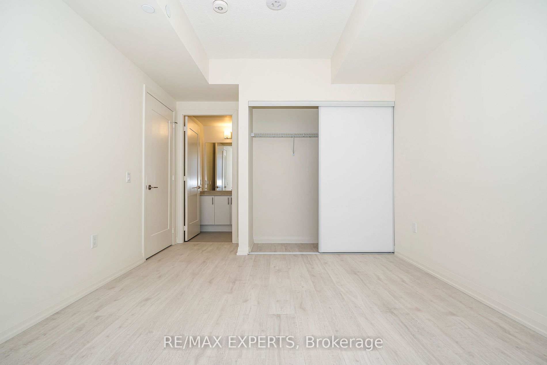 8960 Jane St 210