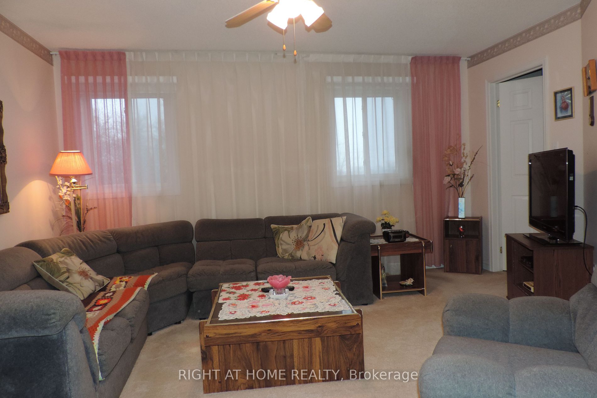 1345 Altona Rd 19