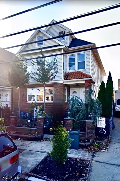 552 Bayway Ave