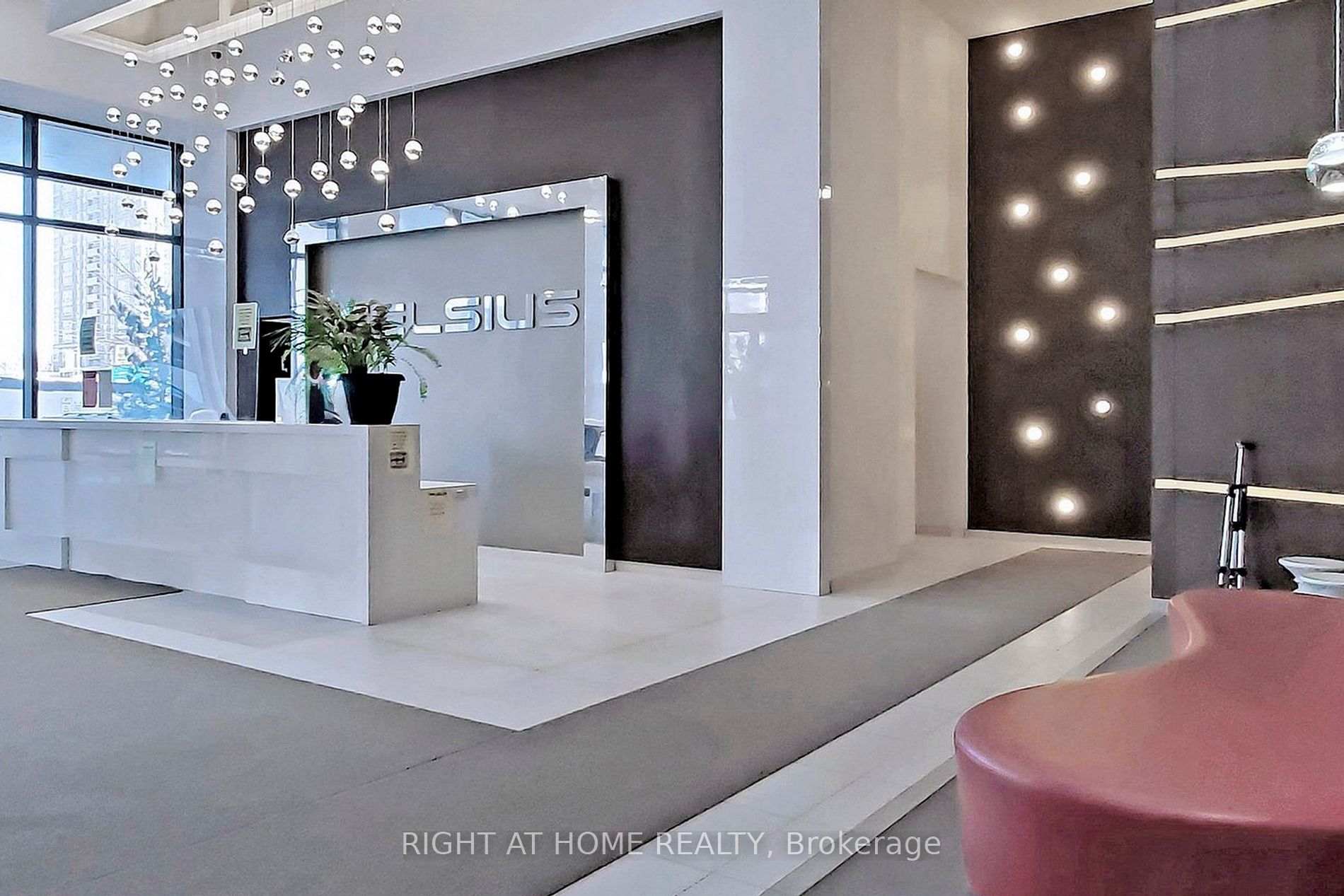 68 Canterbury Pl 902