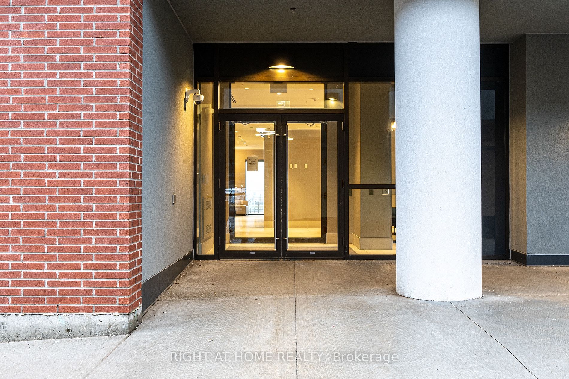 2550 N Simcoe St 2015