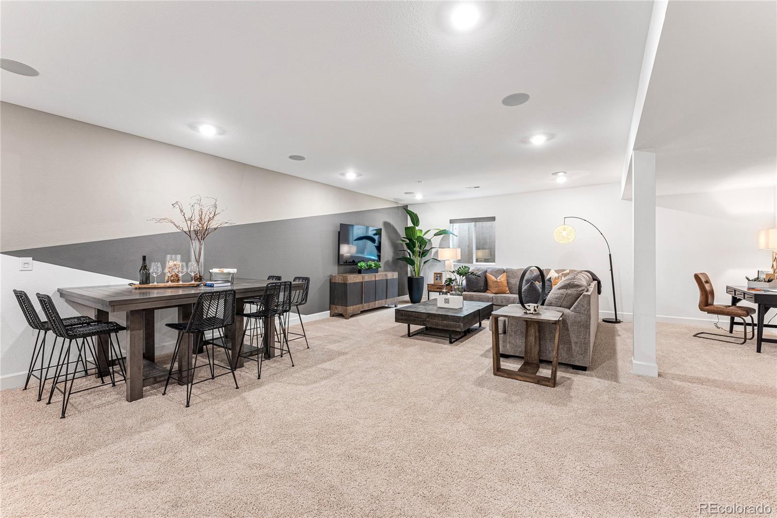 3328 N Duquesne Way