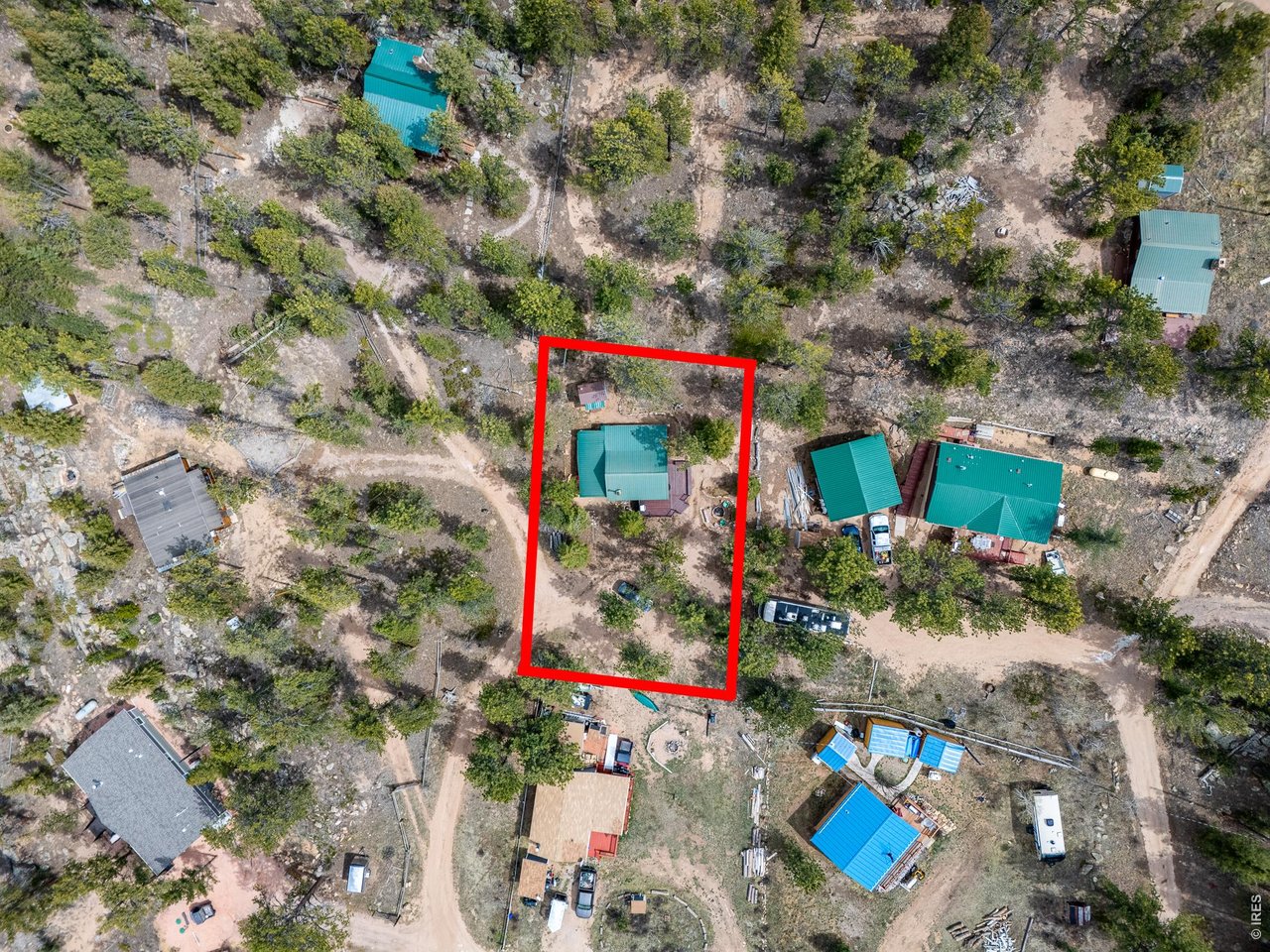 37 Teddys Ln