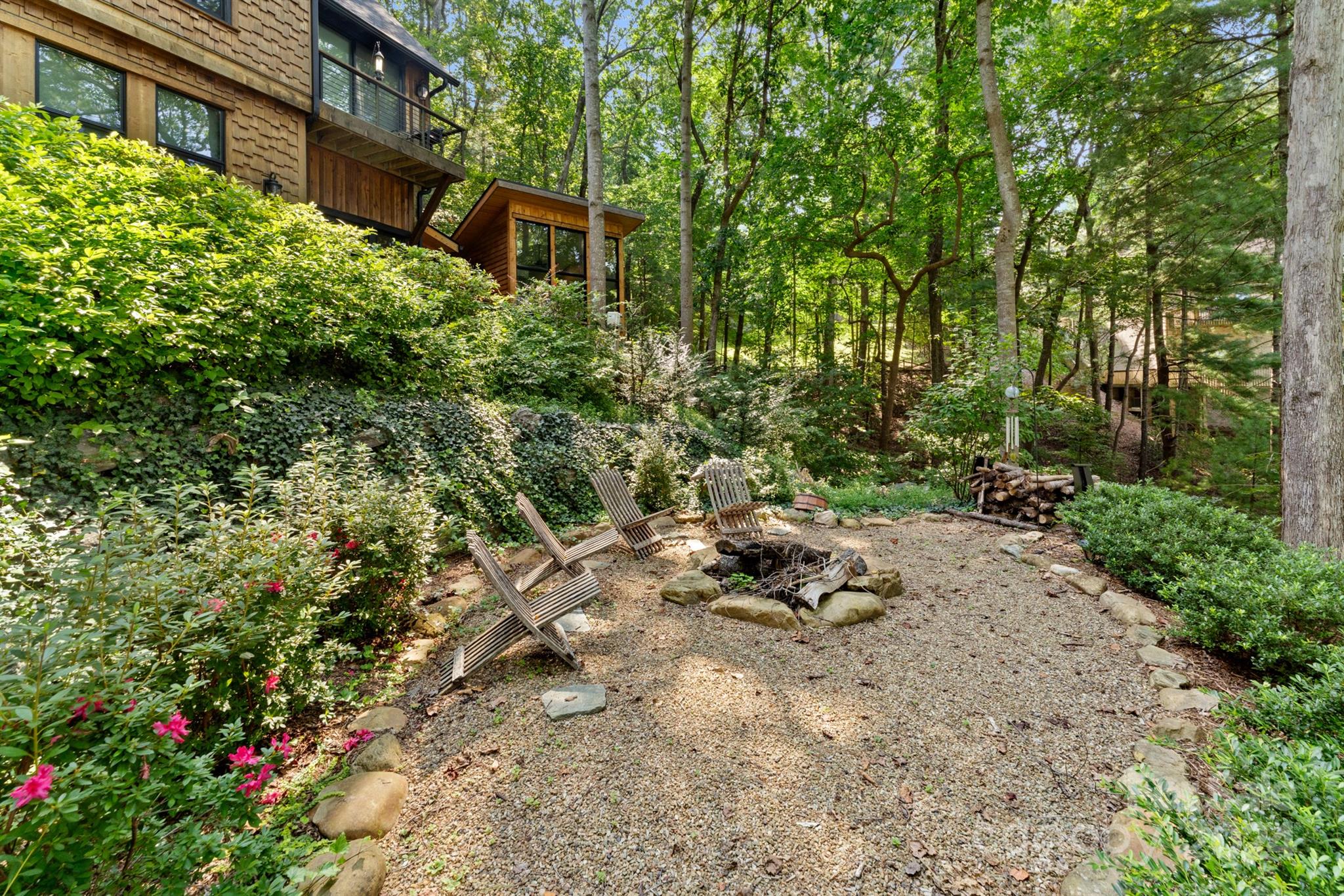 1610 Lillians Point Court