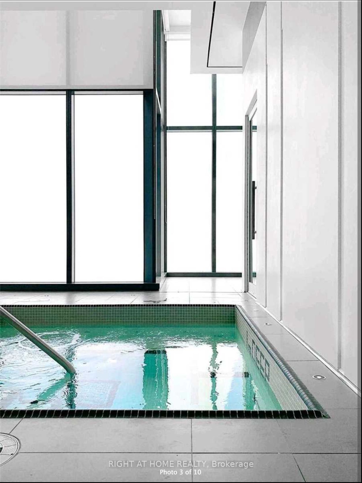 16 W Bonnycastle St 1503