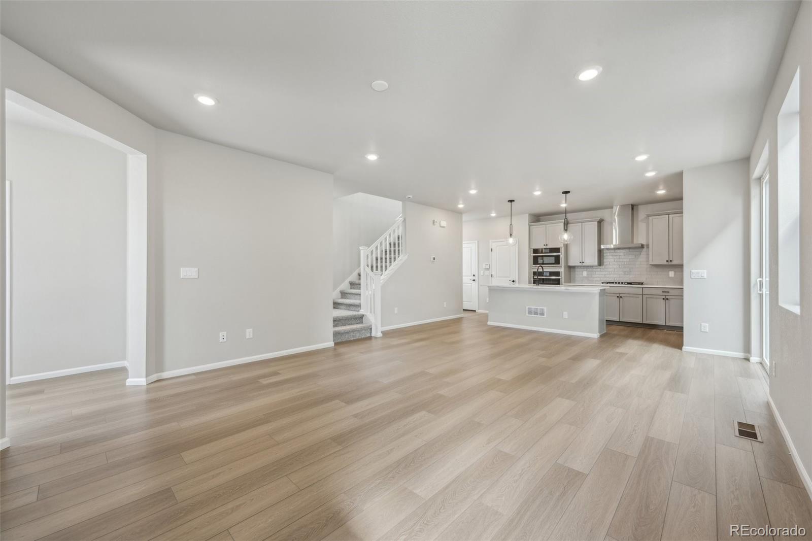 8779 Whiteclover Street