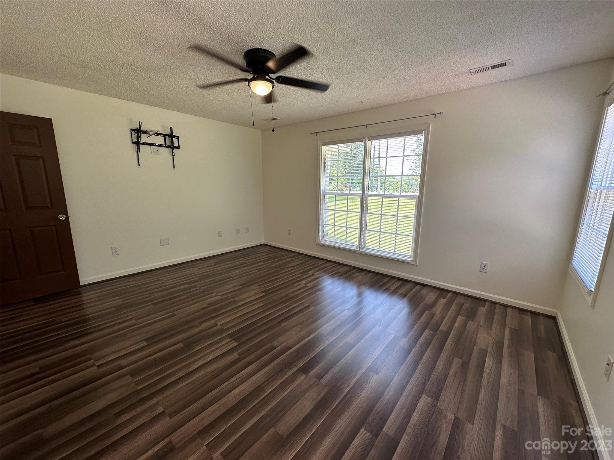 476 Legion Road