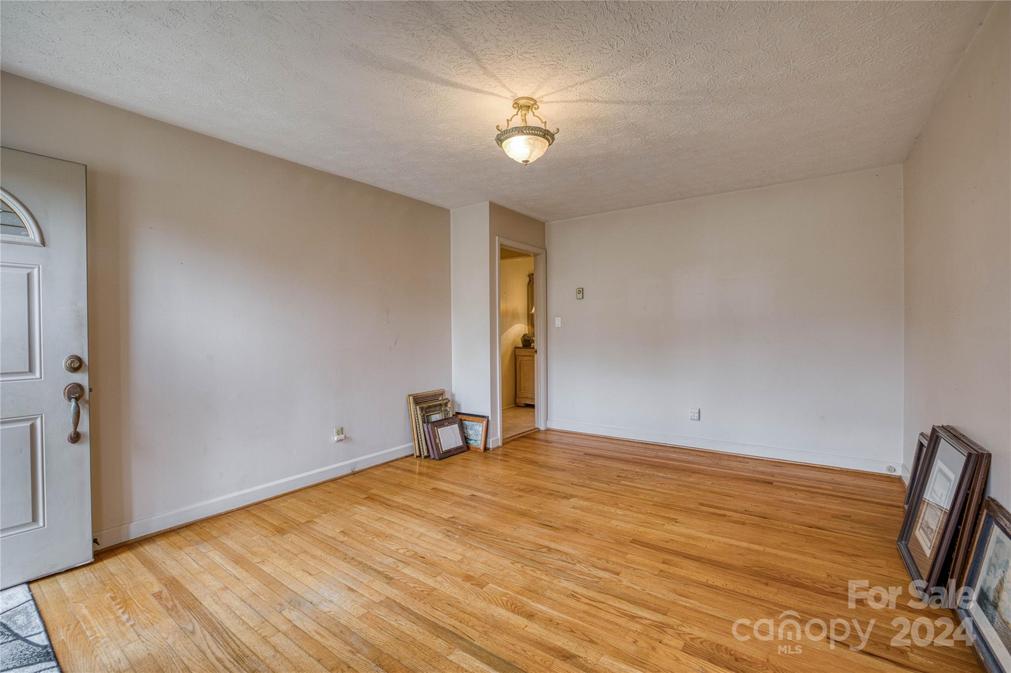2559 Sweetbriar Circle