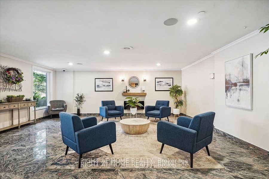 15 La Rose Ave 115