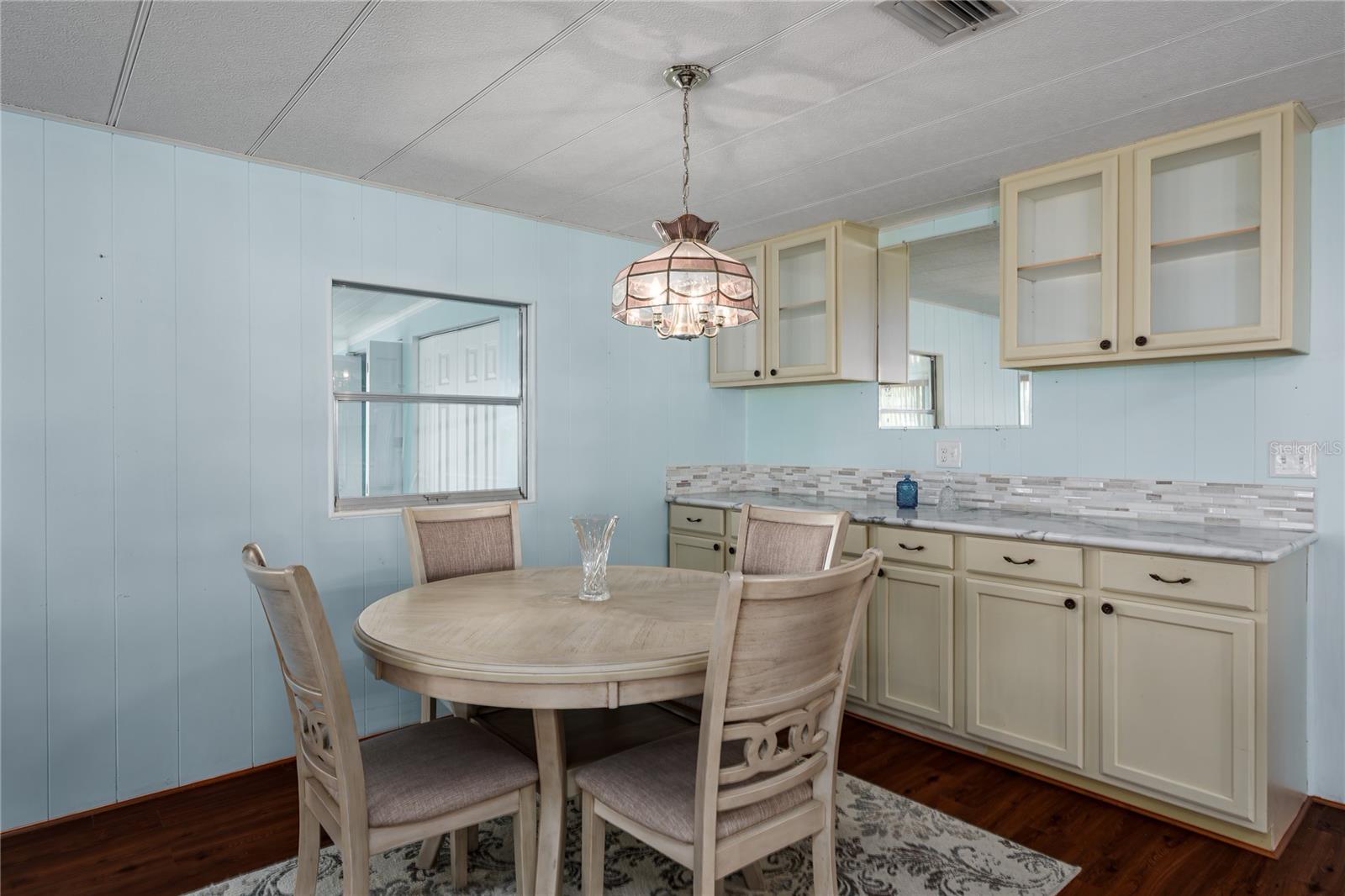 1003 45th Avenue Drive E