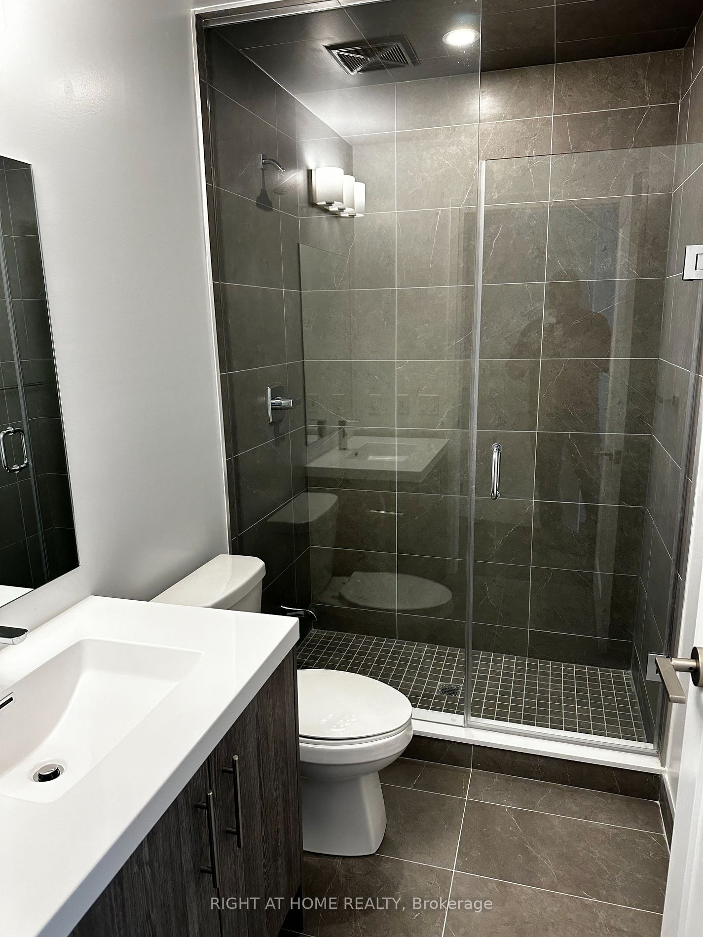286 Main St 812