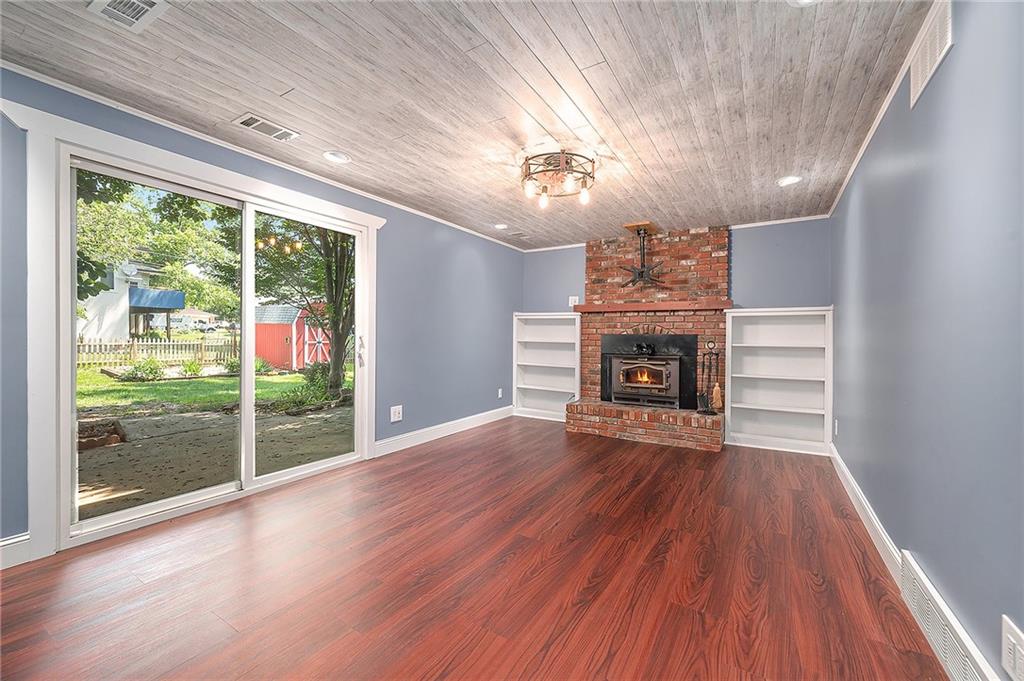 1600 NE 49th Terrace