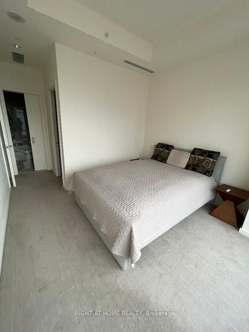 180 University Ave 5607