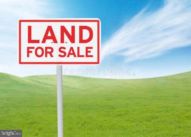 4462 & 4464 N Cleveland St, Philadelphia PA 19140MUST BUY BOTH TOGETHER. 15 Ft Wide X 50 Ft Deep Lot. RSA5 Zoning.Seller is a realtor in PA. Buyer responsible for obtaining a clear U&O.