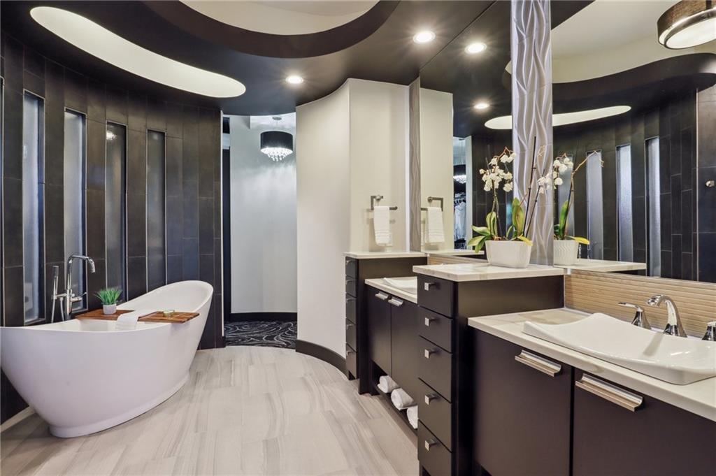 10239 N Kansas Avenue